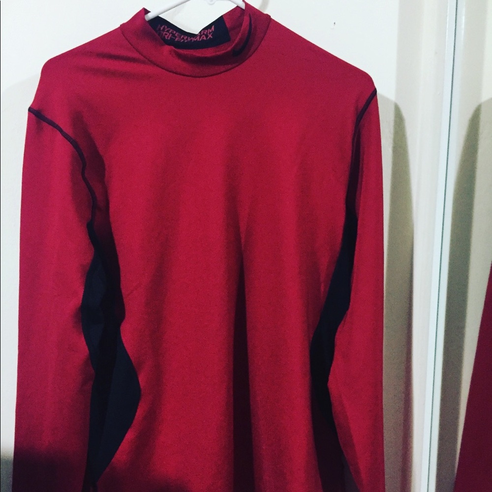 🚫 SOLD 🚫 Nike’s Men’s Dri Fit long sleeve  shirt